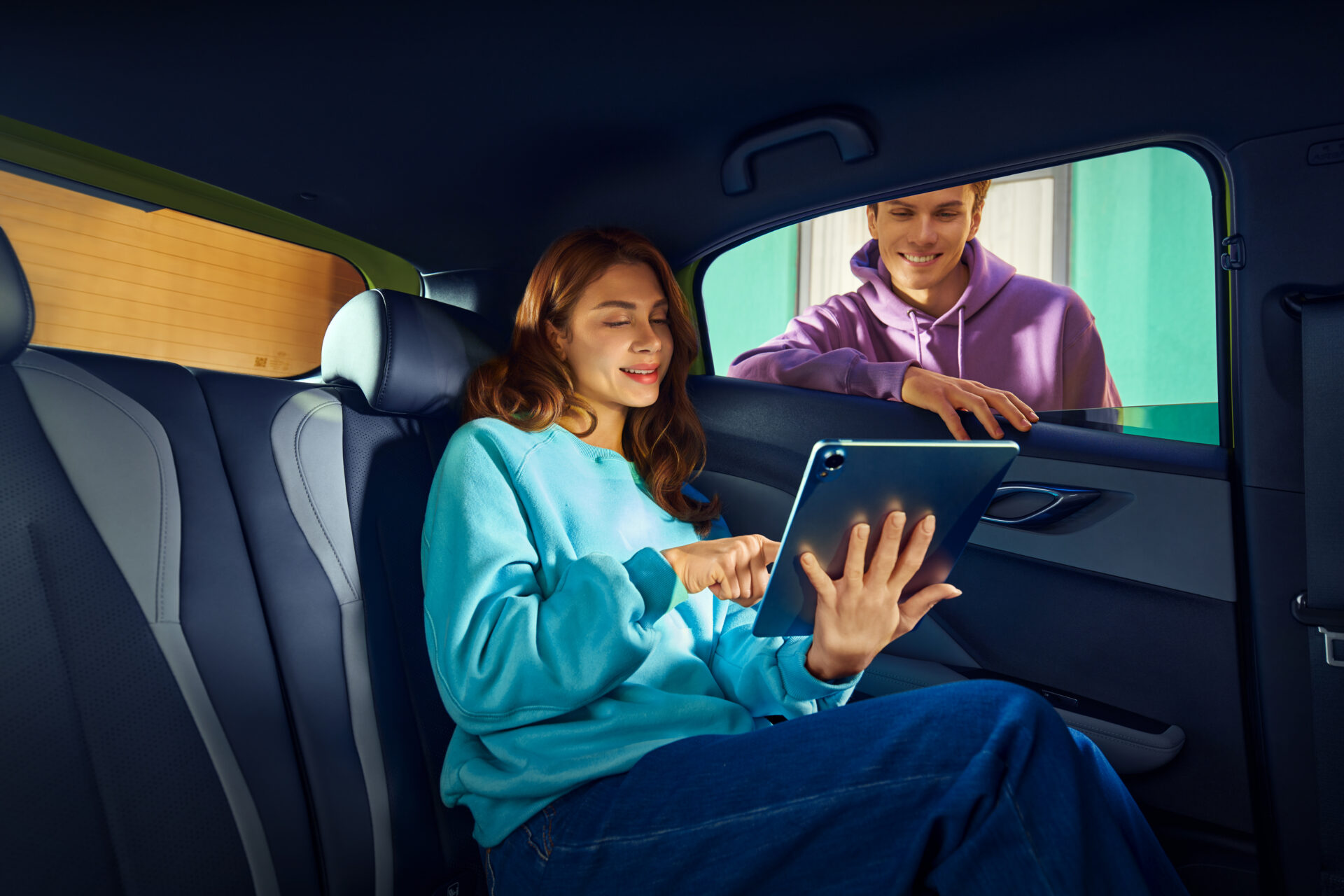 12、Interior Rear cabin download JPG RGB